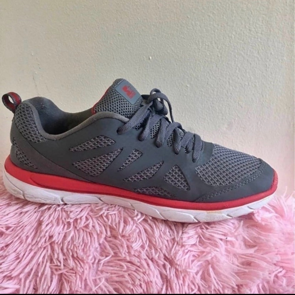 Starter men’s athletic shoes size 9.5
